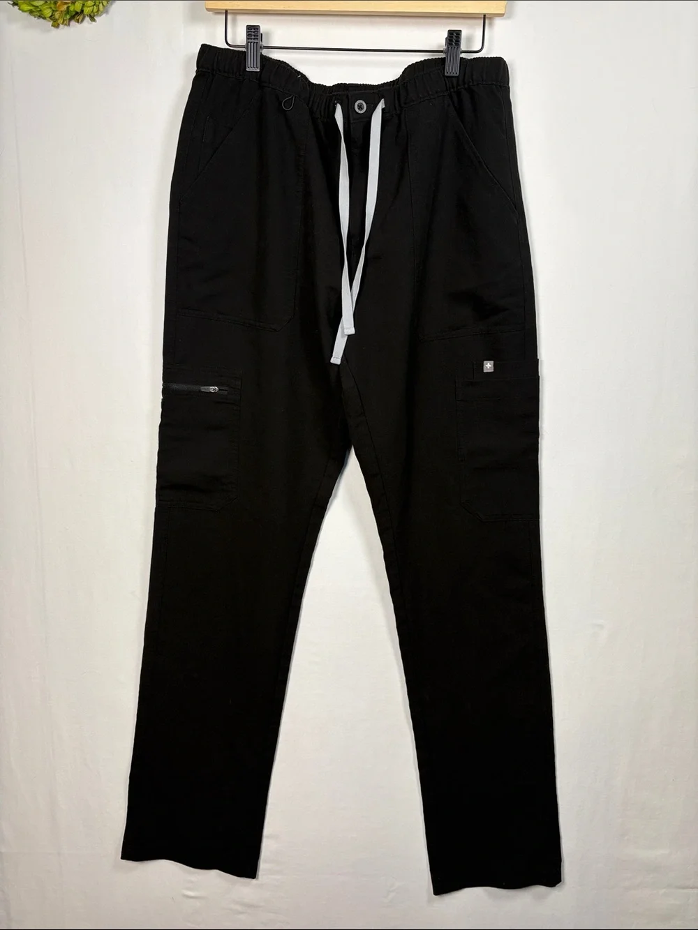 FIGS Men's Cairo Black TM3001T Straight Leg Scrub Pants size Large/Tall